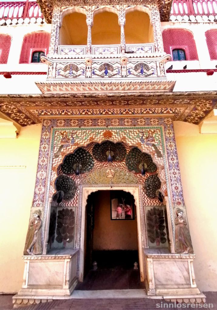 Pfauenpforte im Königspalast in Jaipur